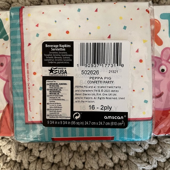 NEW Peppa pig plates & napkins - Picture 4 of 4